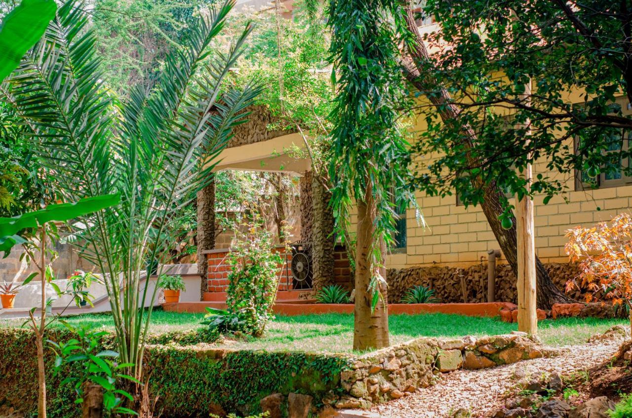 Hostel Kiliwood Moshi Exterior foto